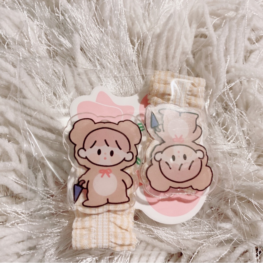 Brown bear hair clips